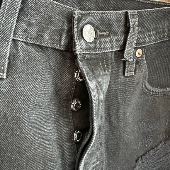 NWT Levi’s 501° ORIGINAL HIGH RISE JEAN SHORTS - Picture 2 of 8